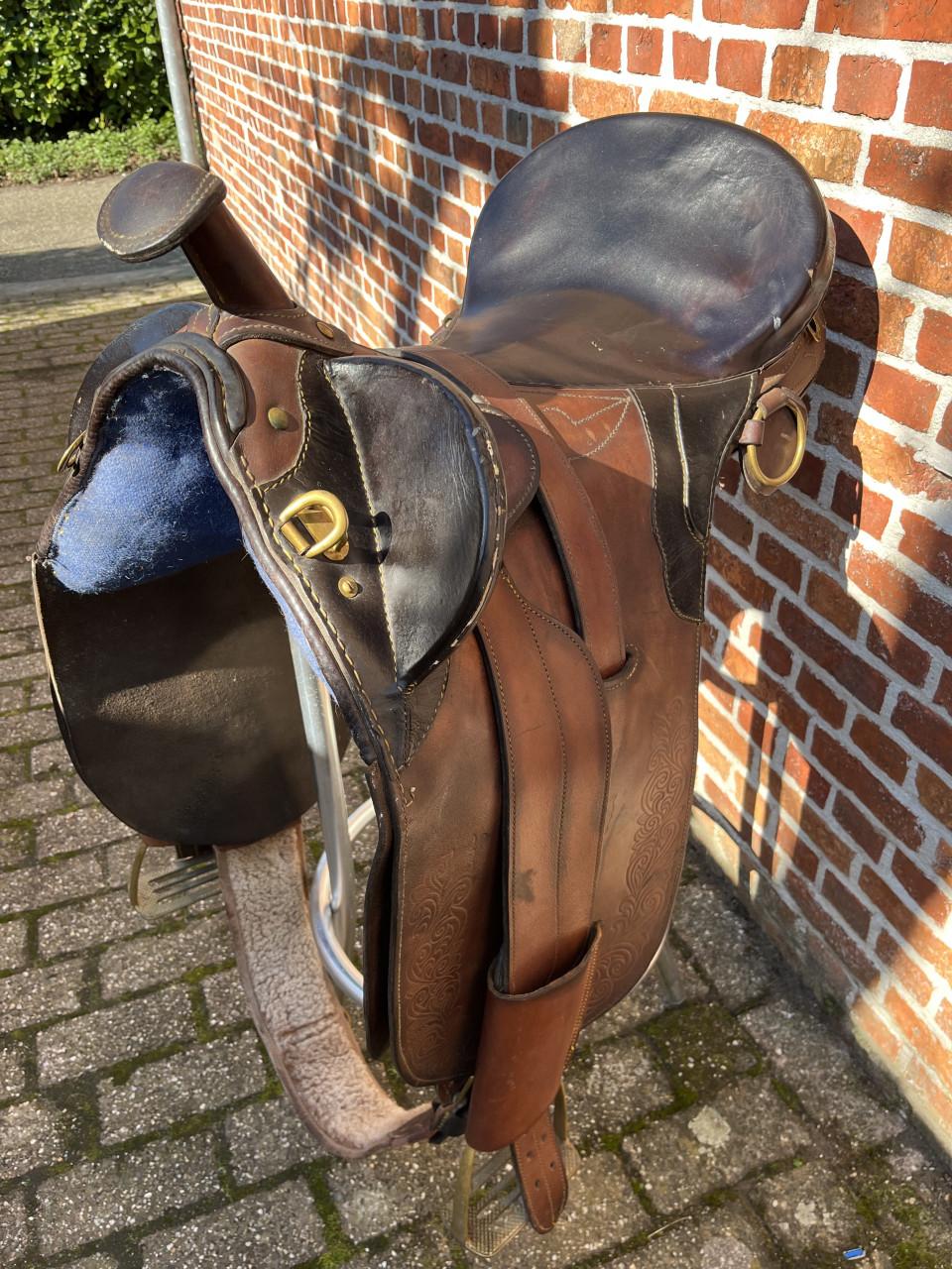 Australian stock saddle