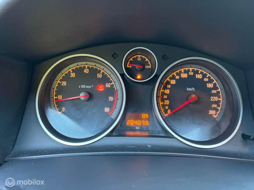 Opel Astra gtc 1.6 executive grote beurt gehad
