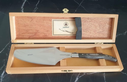 Laguiole taartschep in houten doos