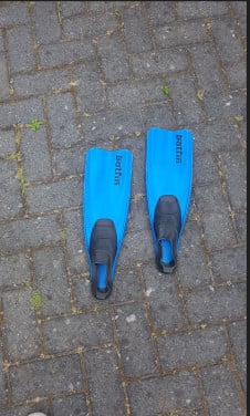 Te Koop : Blauwe zwemvinnen met dichte hiel maat 33/34