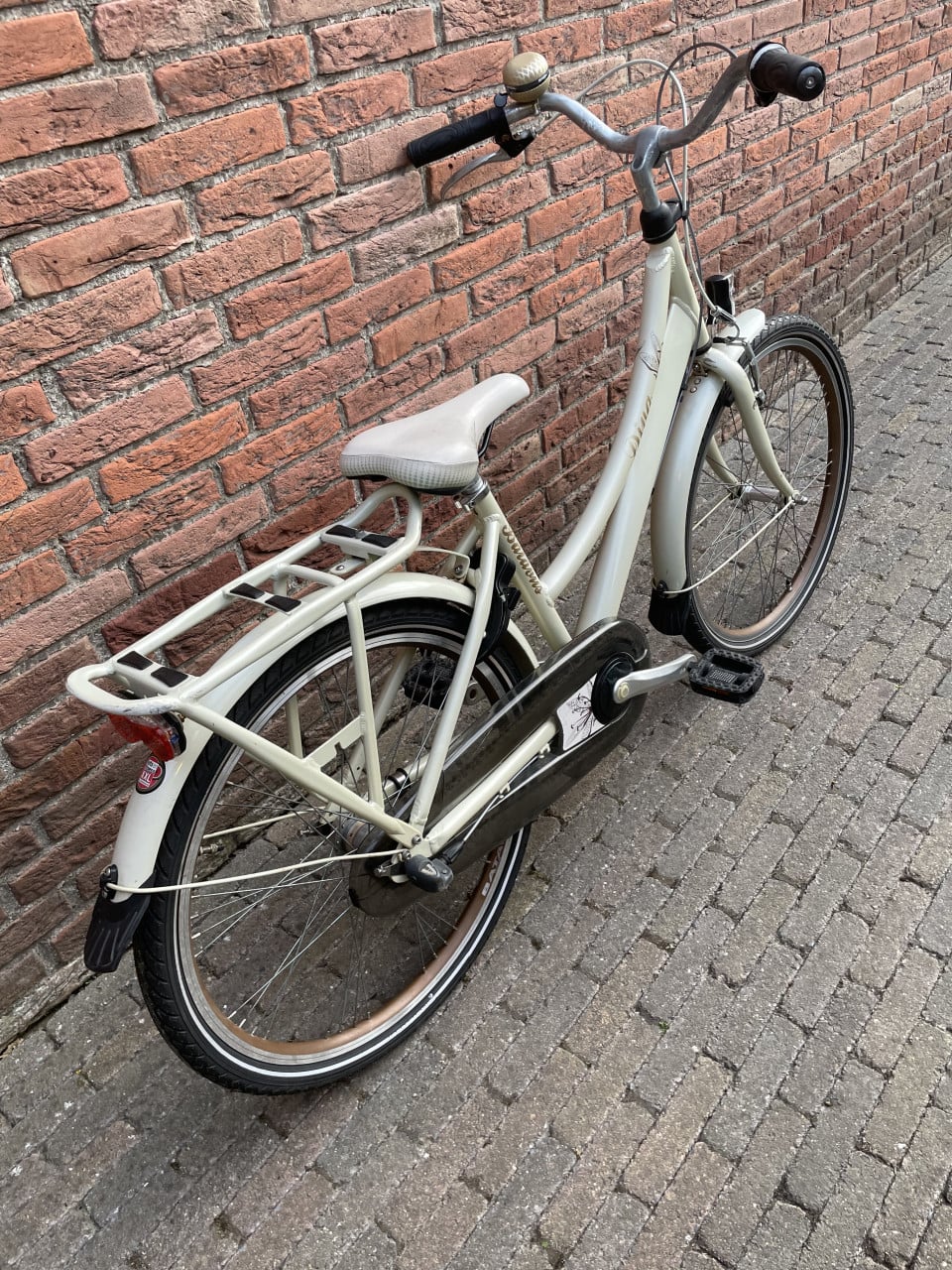 Batavus Diva 24 inch. meisjesfiets. 3 versnellingen.