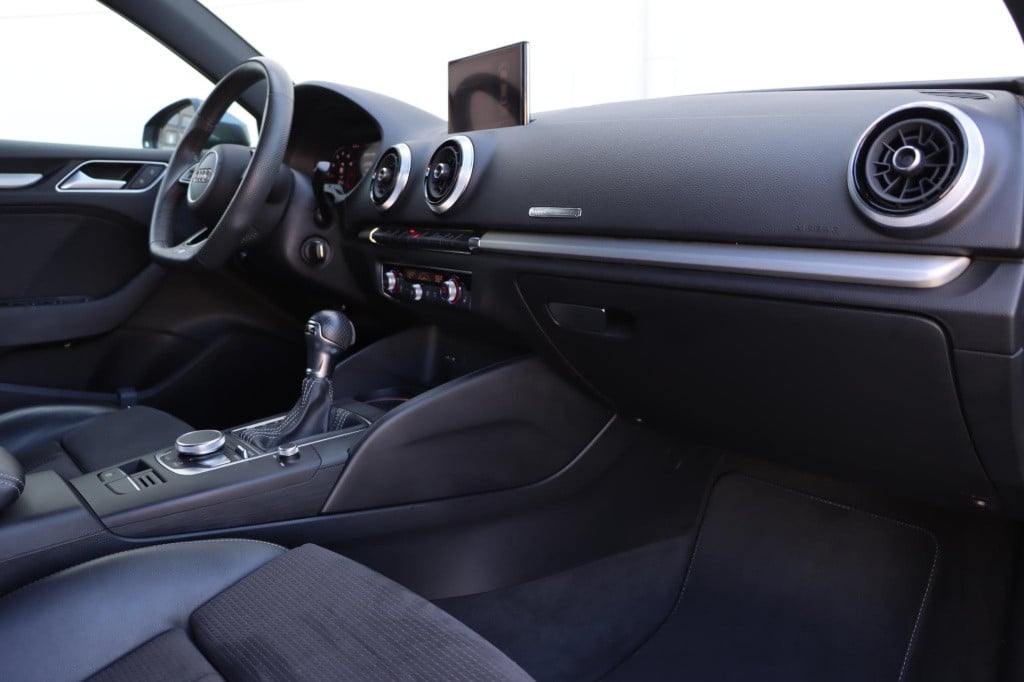 Audi A3 limousine 35 tfsi cod advance sport s-line 150pk s-tronic