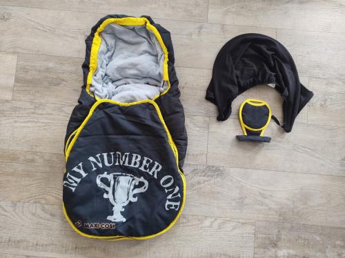 Heerlijke warme hoes voor Maxi Cosi, met kapje.