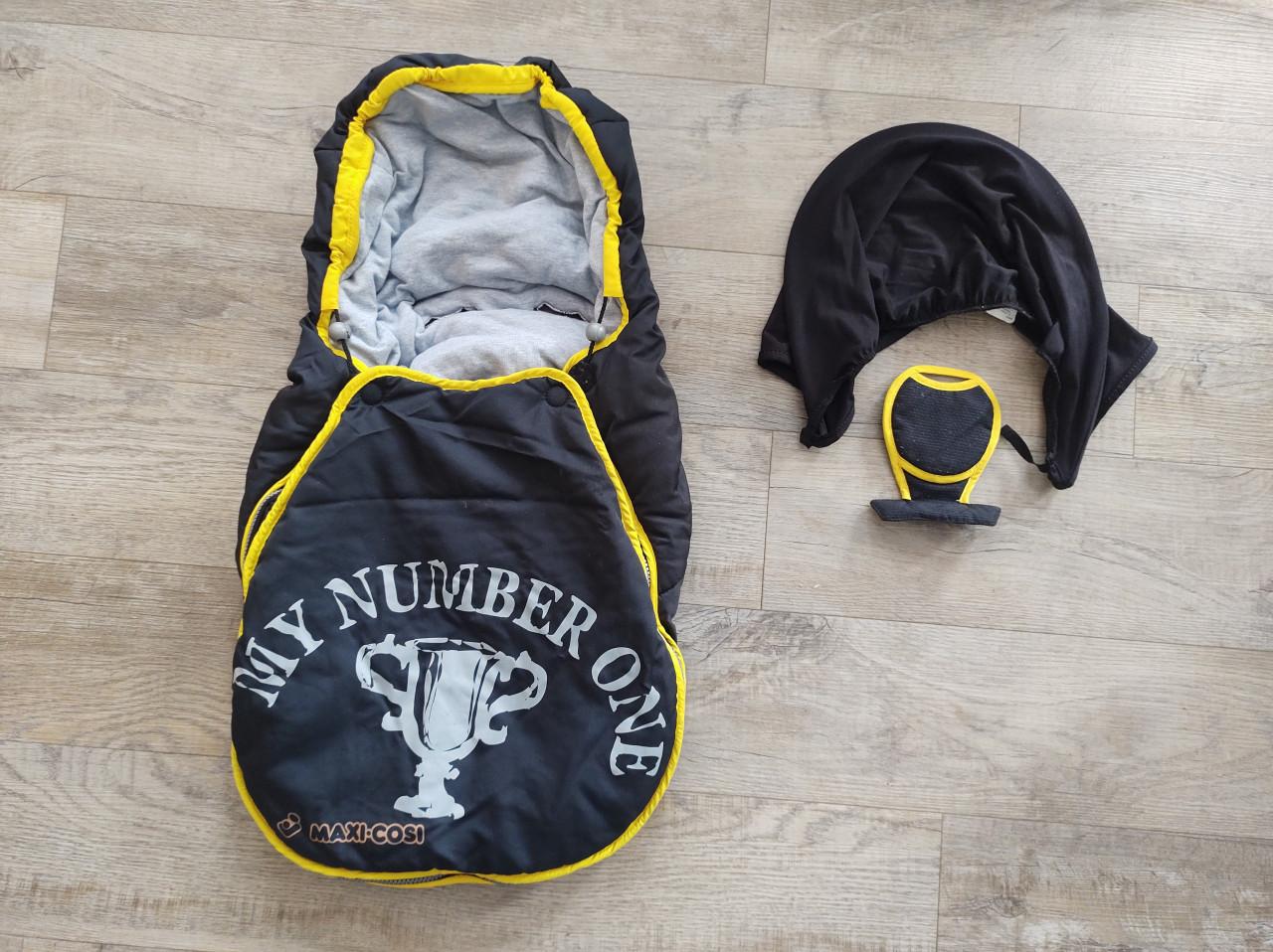 Heerlijke warme hoes voor Maxi Cosi, met kapje.