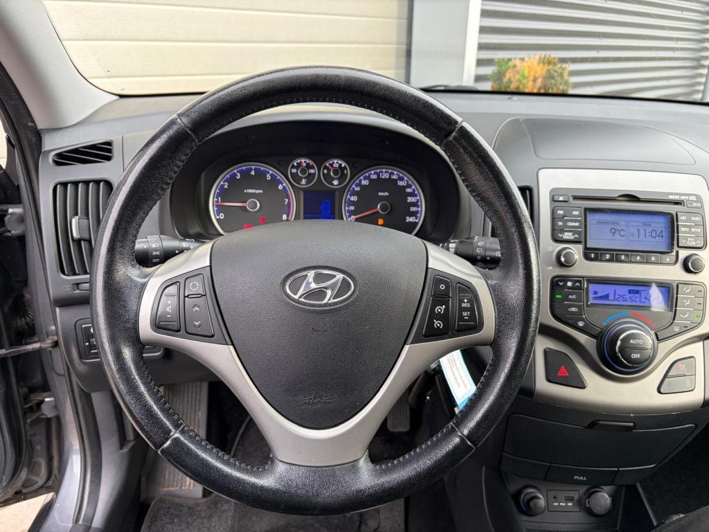 Hyundai I 30 cw 1.4i i-motion/155.000 nap/pdc achter/clima/cruise ctrl/