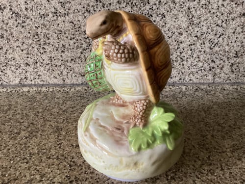 2x Beatrix Potter.    Mr. Alderman Ptolemy.   Muziekdoosje.