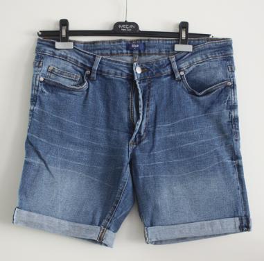 Korte broek  maat l