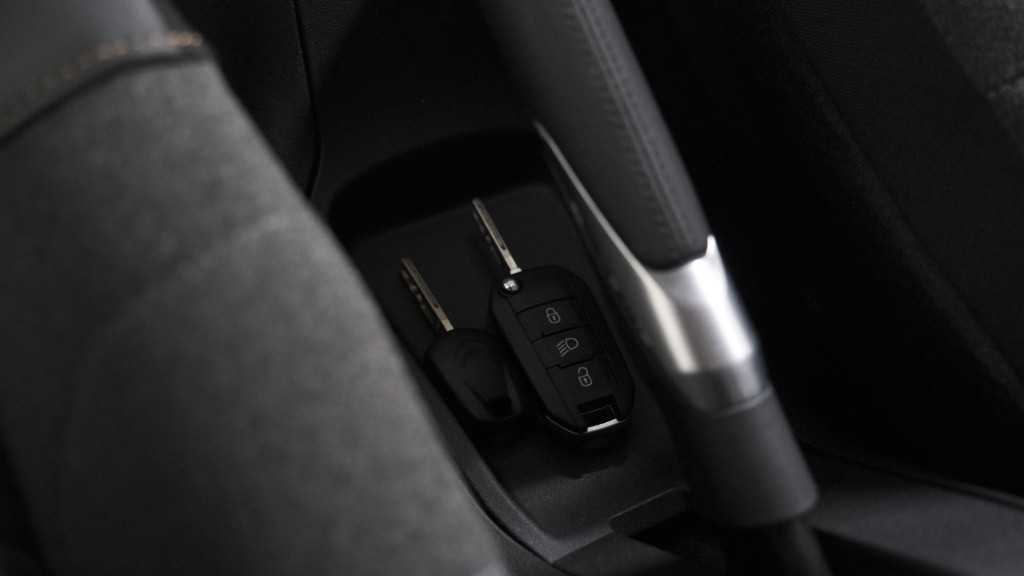 Citroen C3 puretech 82 feel edition | apple carplay | parkeersensoren | nav