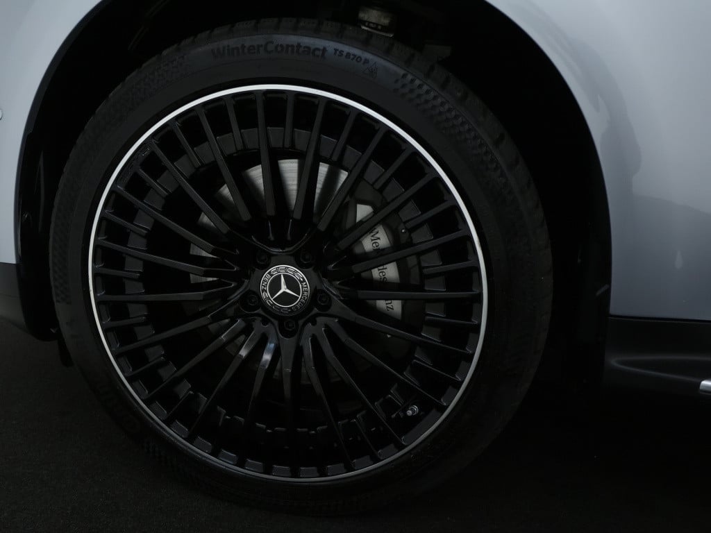 Mercedes-Benz Eqc 400 4matic amg line 80 kwh | schuifdak | trekhaak | stoel
