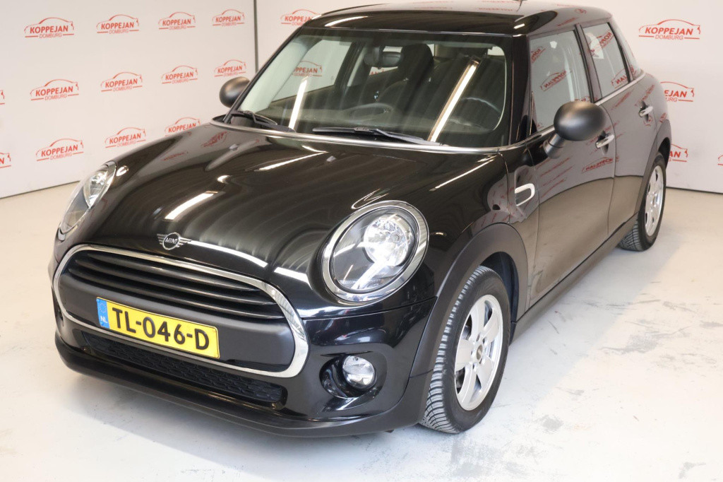 Mini One mini 1.5 salt nl auto, apple carplay, all season, lm velgen, btw
