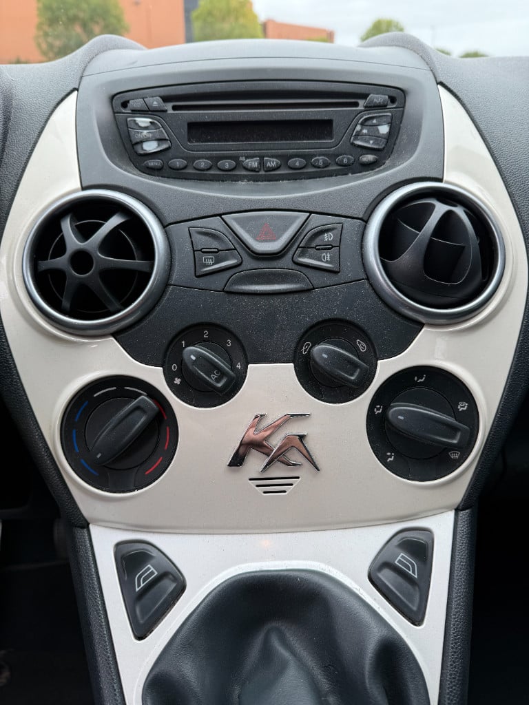 Ford KA 1.2 - titanium - airco