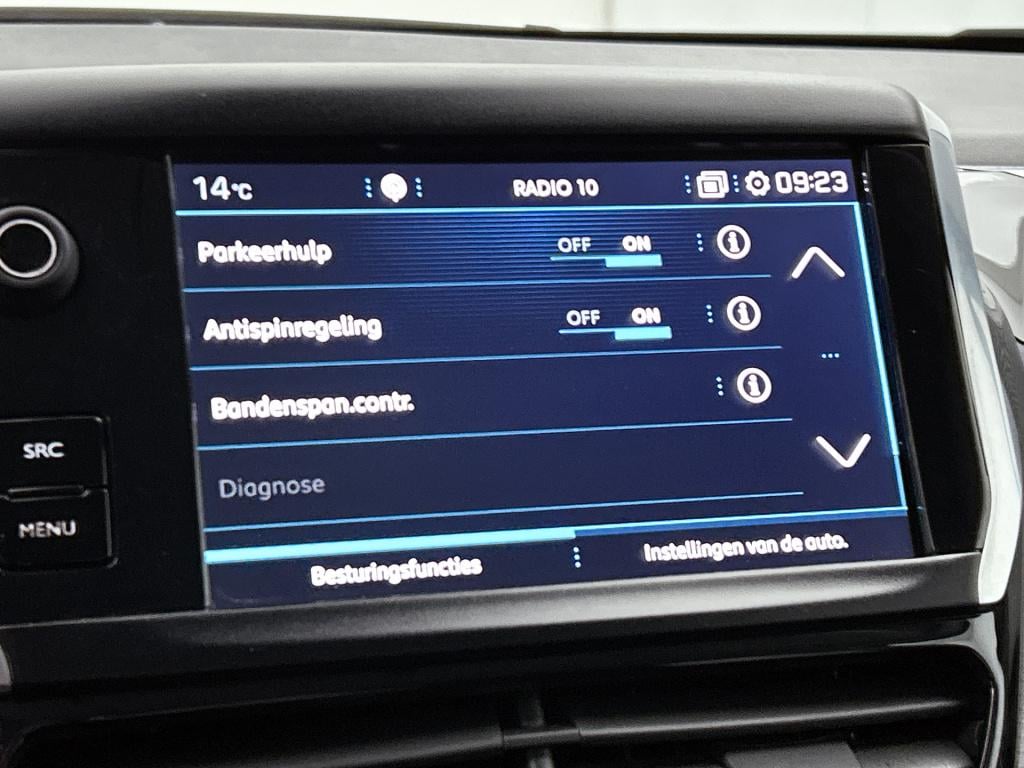 Peugeot 208 110pk tech edition | rijklaar | trekhaak | camera achter | navi