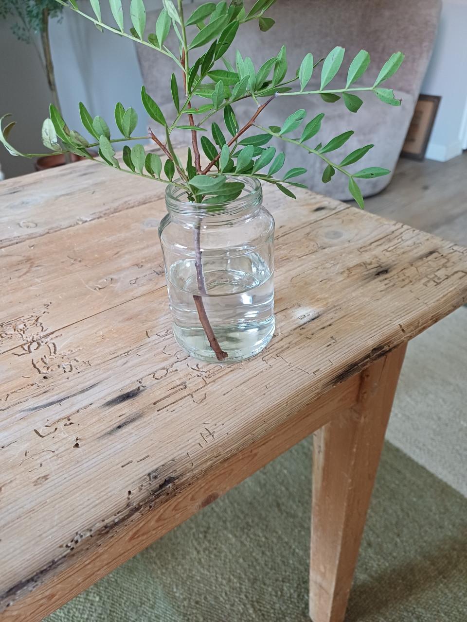 Oud brocante tafeltje