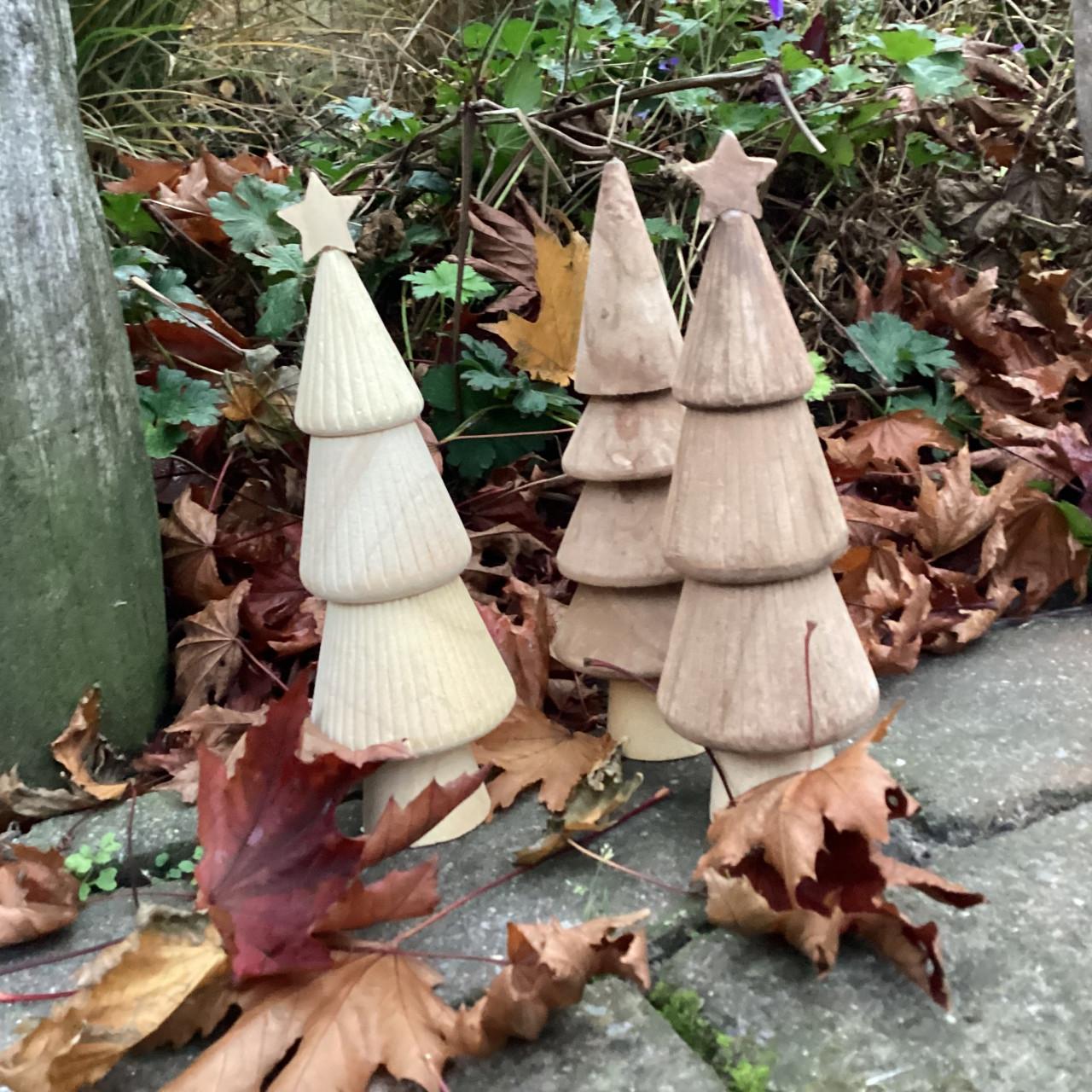 Div.Kerst decoratie,s Hertjes ,houten huisjes ,boompjes