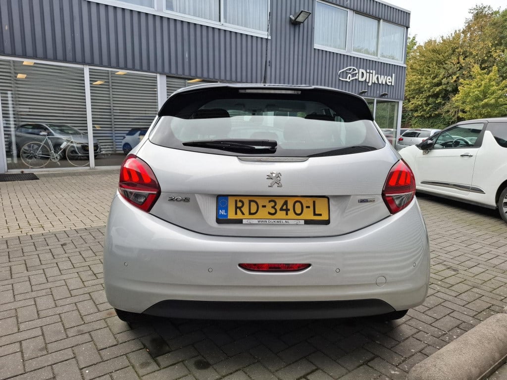 Peugeot 208 1.2 82 blue lion 5-drs airco/nav/park