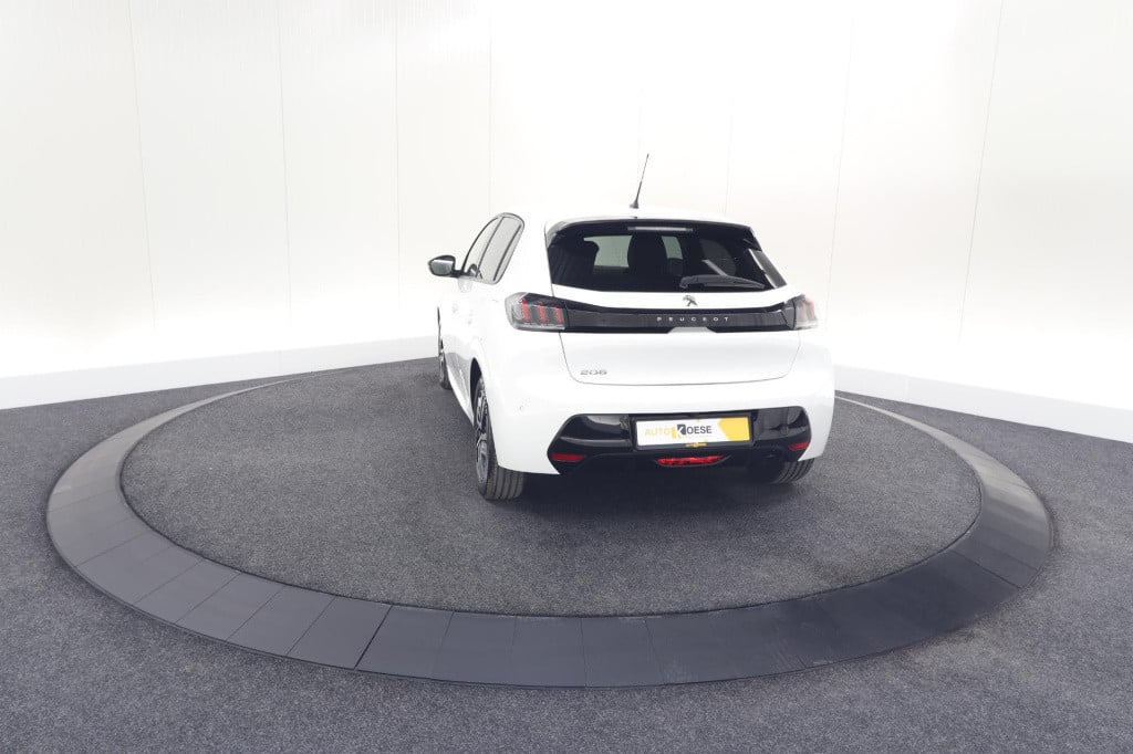 Peugeot 208 puretech 100 allure pack | camera | apple carplay | stoelverwar