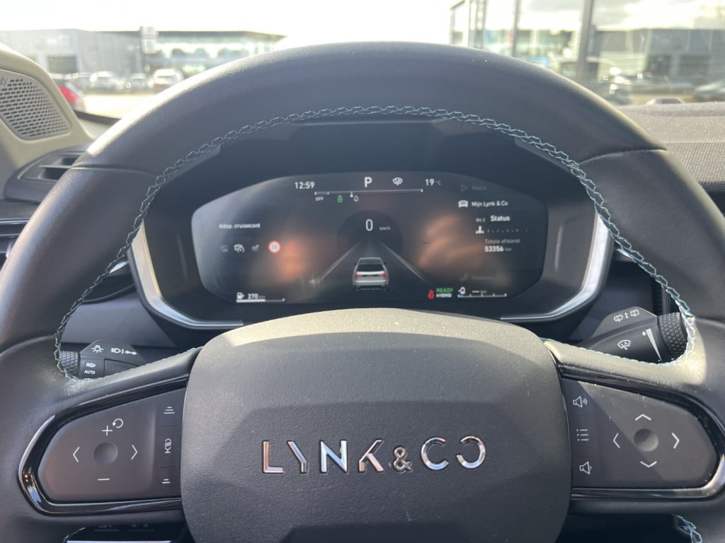 Lynk & Co 01 1.5 261pk plug in hybrid , 360 camera , pano dak , adaptive cc