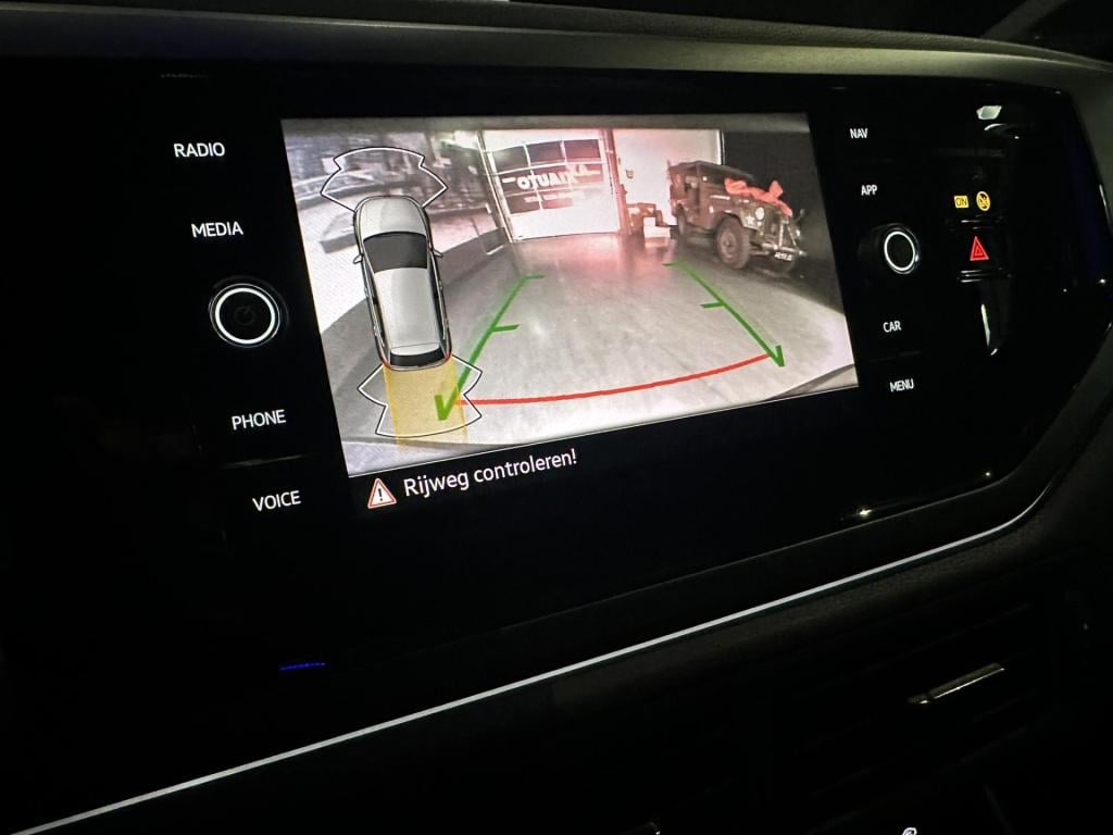 Volkswagen Polo 1.0 tsi r-line *iqlight*camera*winterpack*acc*