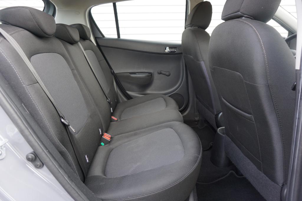 Hyundai I 20 1.2i i-drive airco / elektr. ramen / lm velgen / apk t/m 02-20
