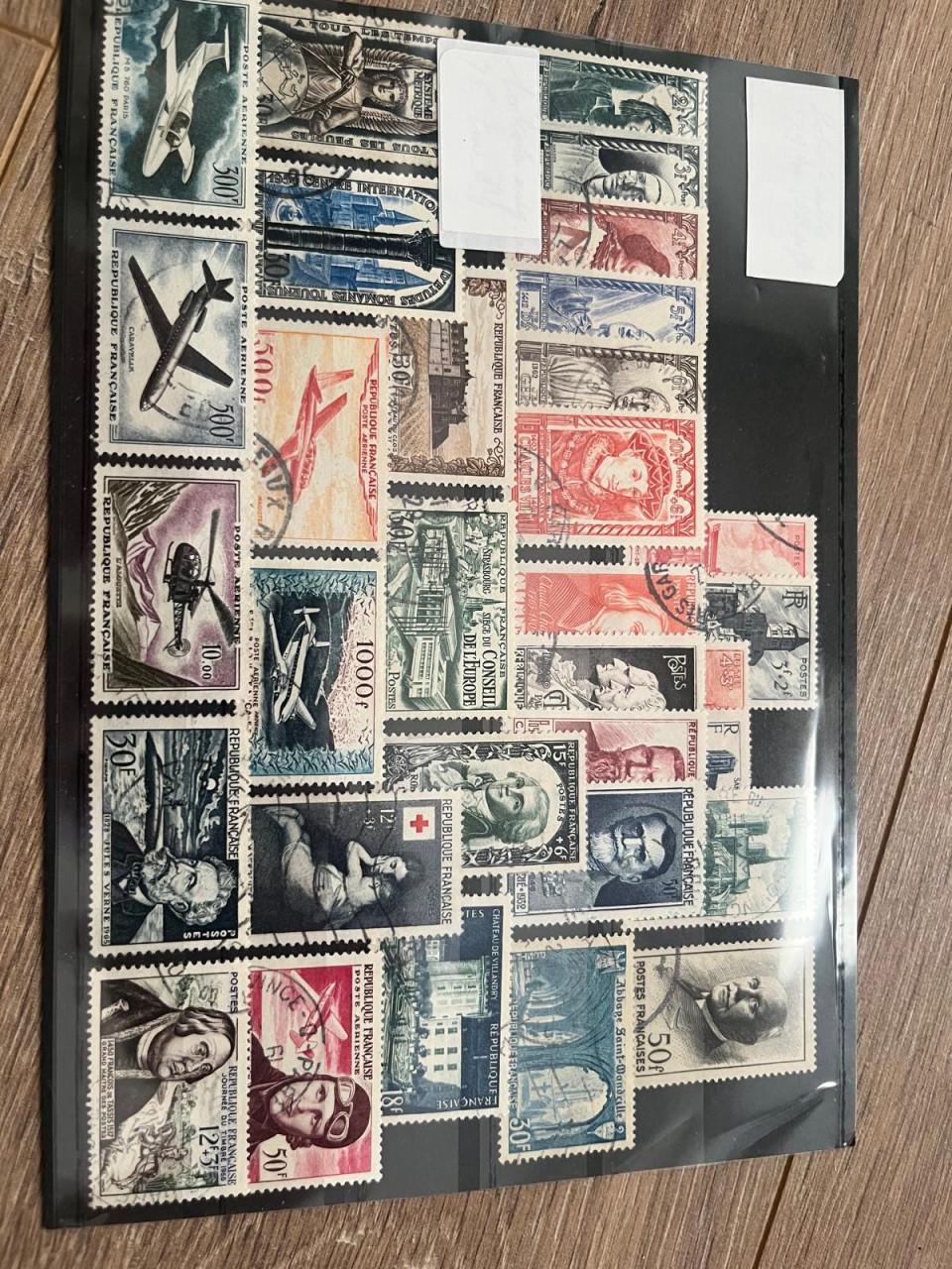 Kleine collectie postzegels Frankrijk op insteekkaarten