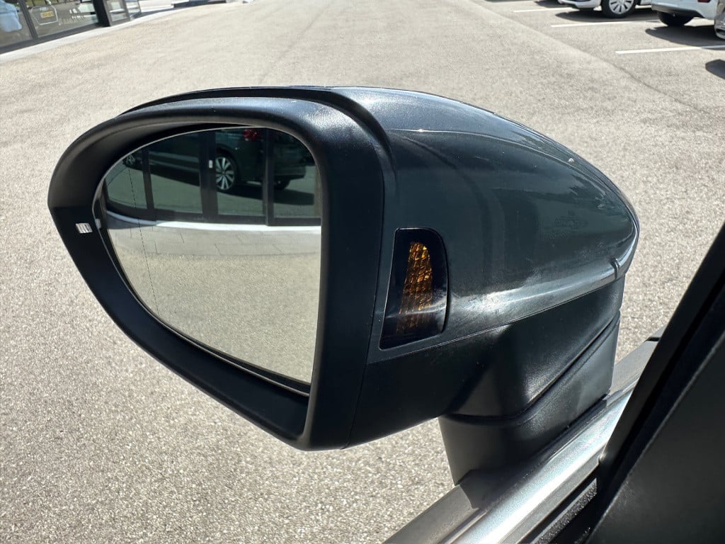 Volkswagen Touran 1.5 tsi 150pk dsg r-line highline | led | trekhaak | dode