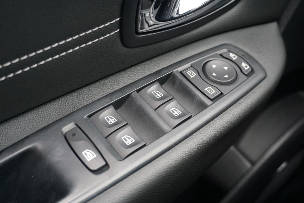 Renault Scenic 1.4 tce bose climate / navi / cruise / camera / parkeers. / 