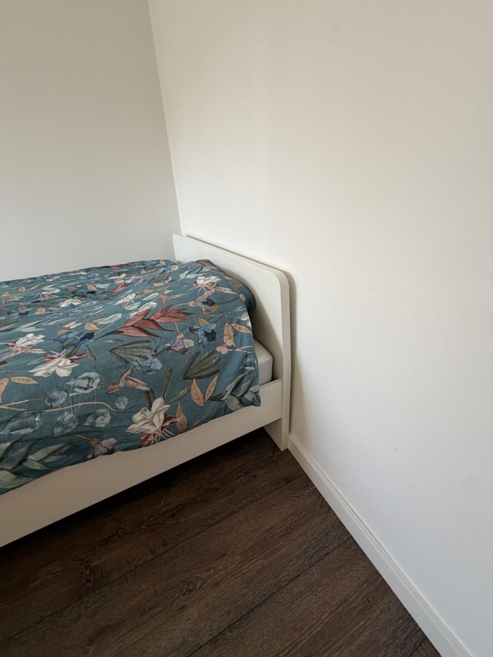 Te koop: IKEA Askvoll bed 140x200 – zo goed als nieuw.