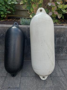 Twee Maioni stootwillen / Fenders te koop.