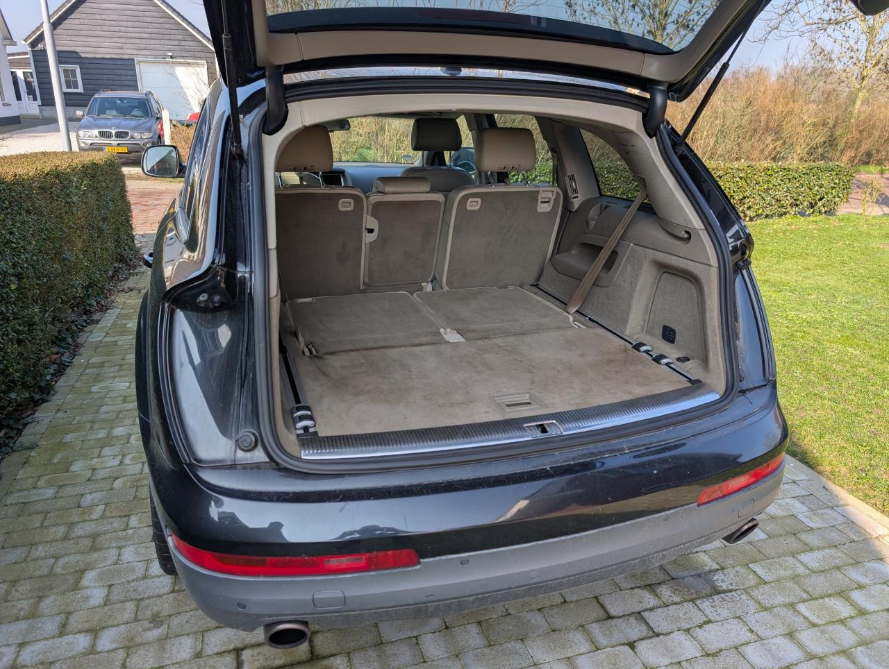 Audi Q7 4.2 V8 350pk 5+2 2006 (YOUNGTIMER) TREKHAAK: 3500kg!