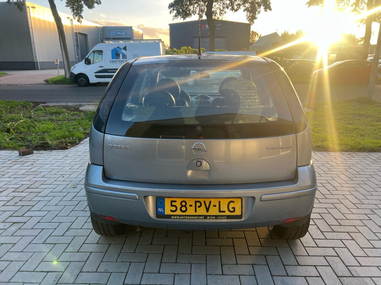Opel Corsa 1.4-16V Cosmo 137.502KM Jaar Apk