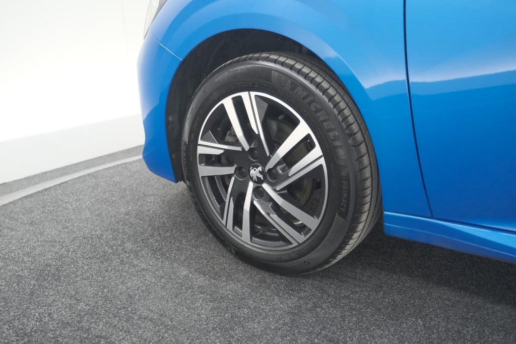 Peugeot 208 puretech 100 allure | adaptieve cruise control | camera | apple