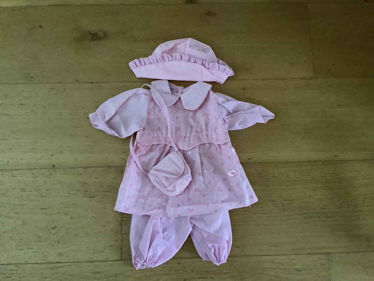Kleding setje voor Baby Born pop met mutsje en tasje