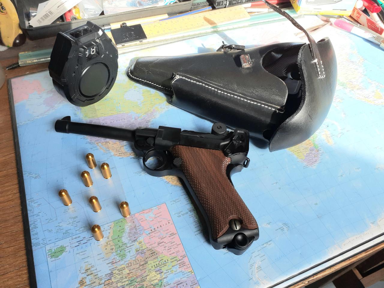 Luger P08 Shell Uitwerpende Laser Speelgoedpistool  + 6 patronen +