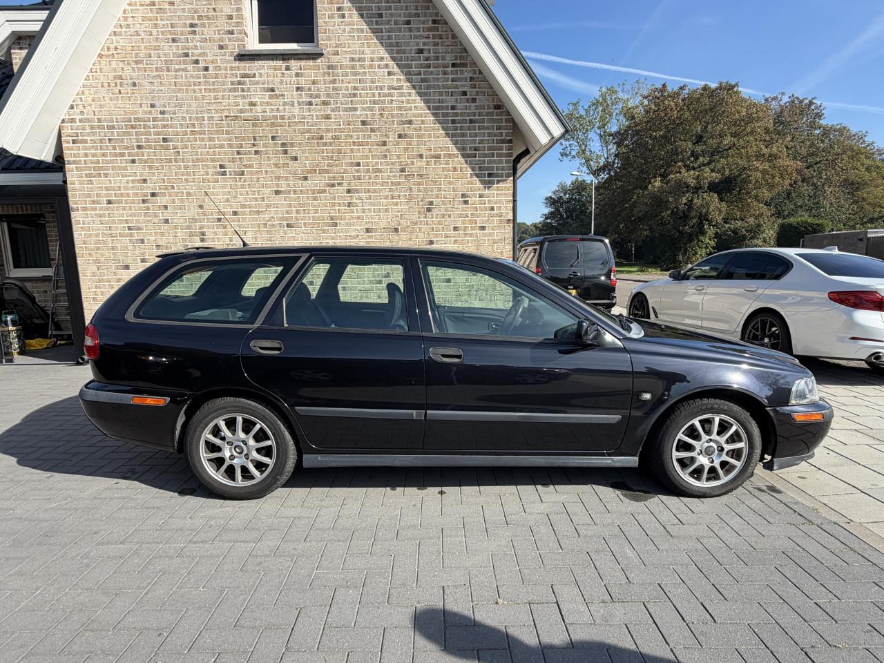 Volvo v40 1.6 2003 airco apk
