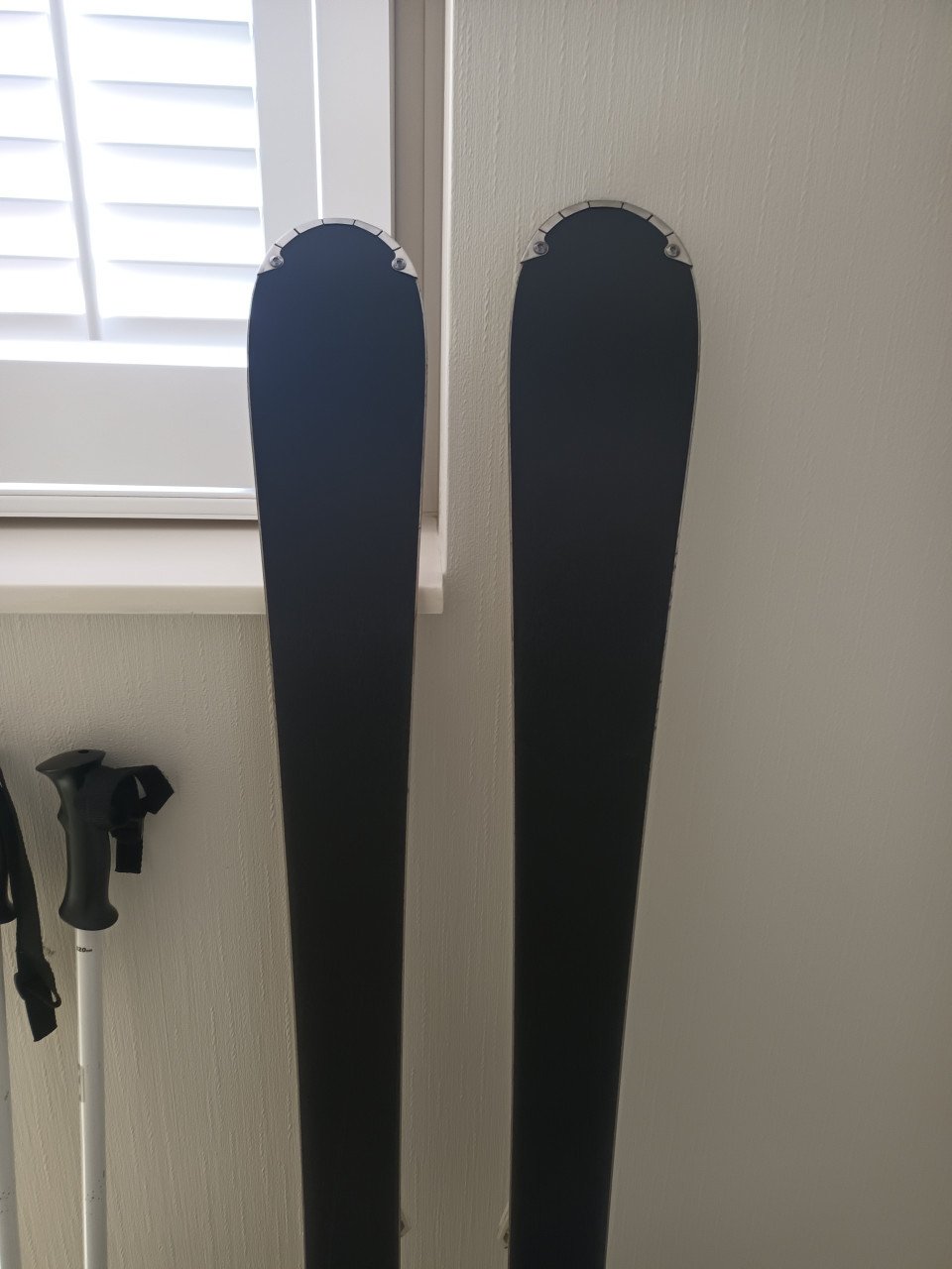Spiksplinternieuwe ski's, slechts 3 dagen gebruikt.