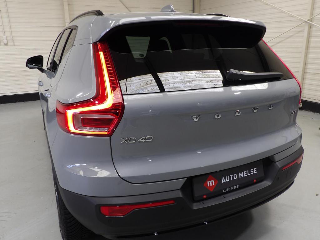 Volvo XC40 b3 163pk mild hybrid aut plus dark