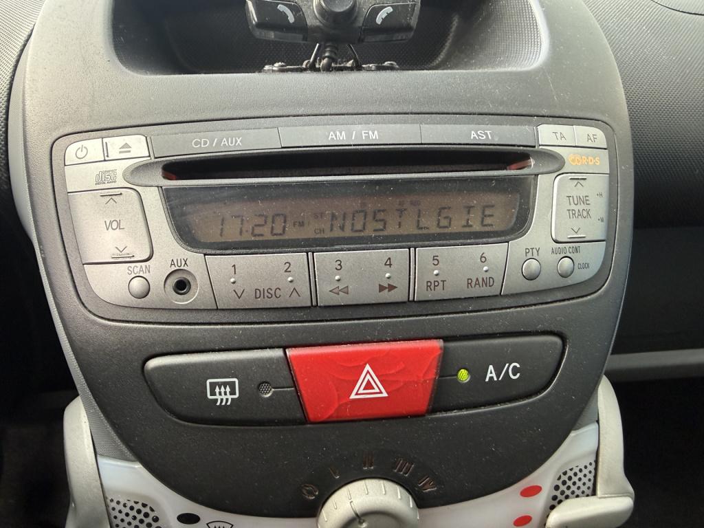 Peugeot 107 1.0-12v urban move airco 5-drs