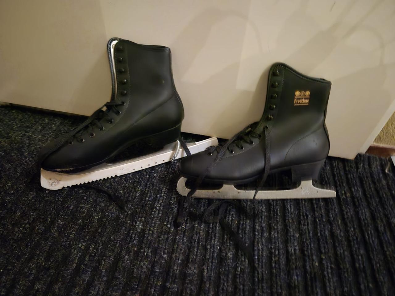 Kunstschaatsen maat 42