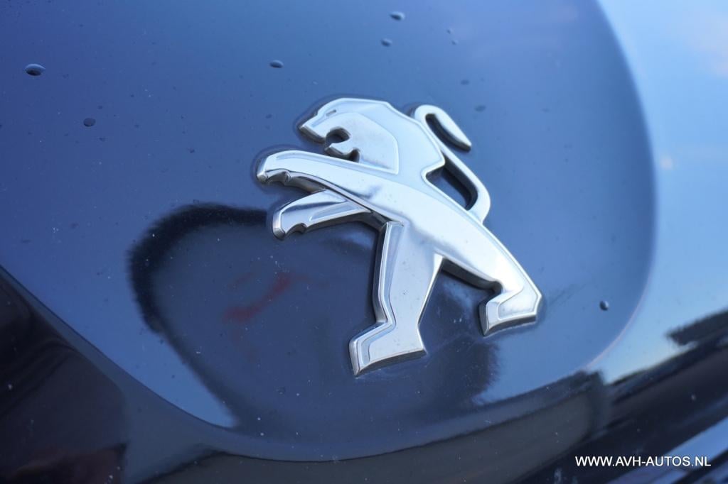 Peugeot 208 1.2 puretech blue lion