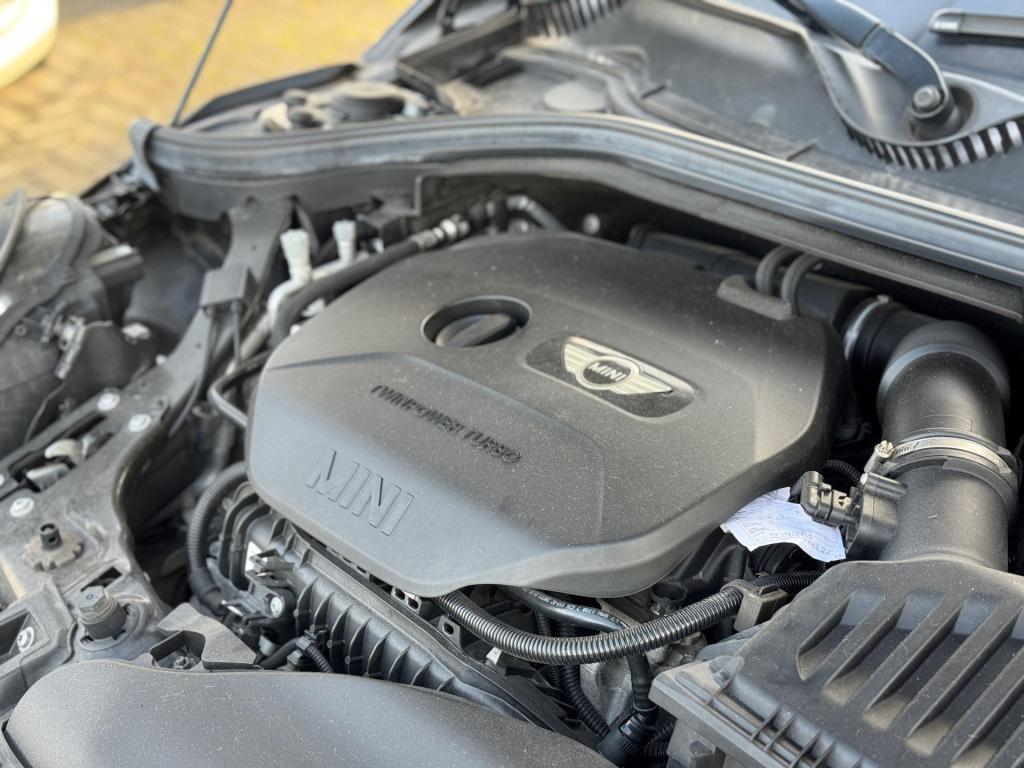 Mini Clubman mini 1.5 one * stoelverwarming * pdc * navigatie