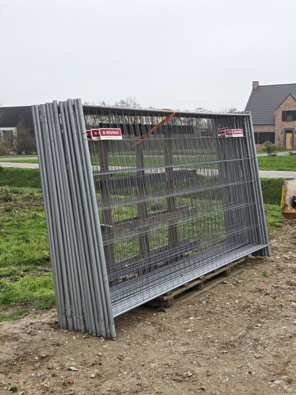 16 Bouwhekken compleet met klemmen en voeten