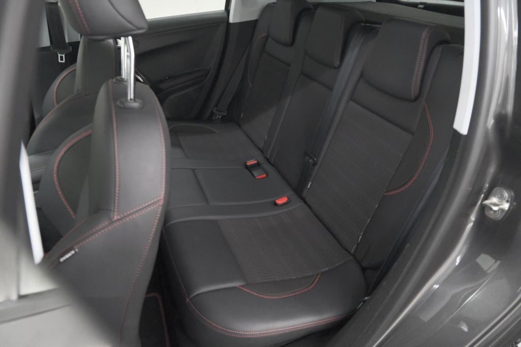 Peugeot 2008 puretech 110 eat6 gt-line | camera | panoramadak | navigatie |