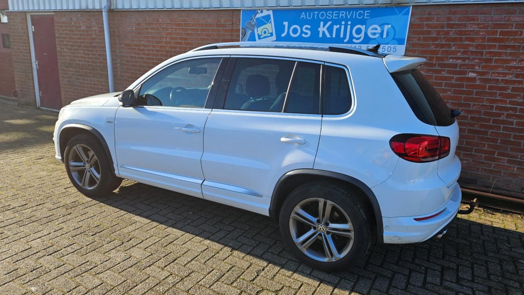 Volkswagen Tiguan 1.4 tsi r-line edition