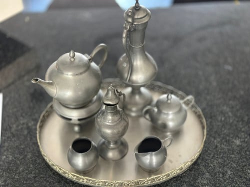 Tinnen servies