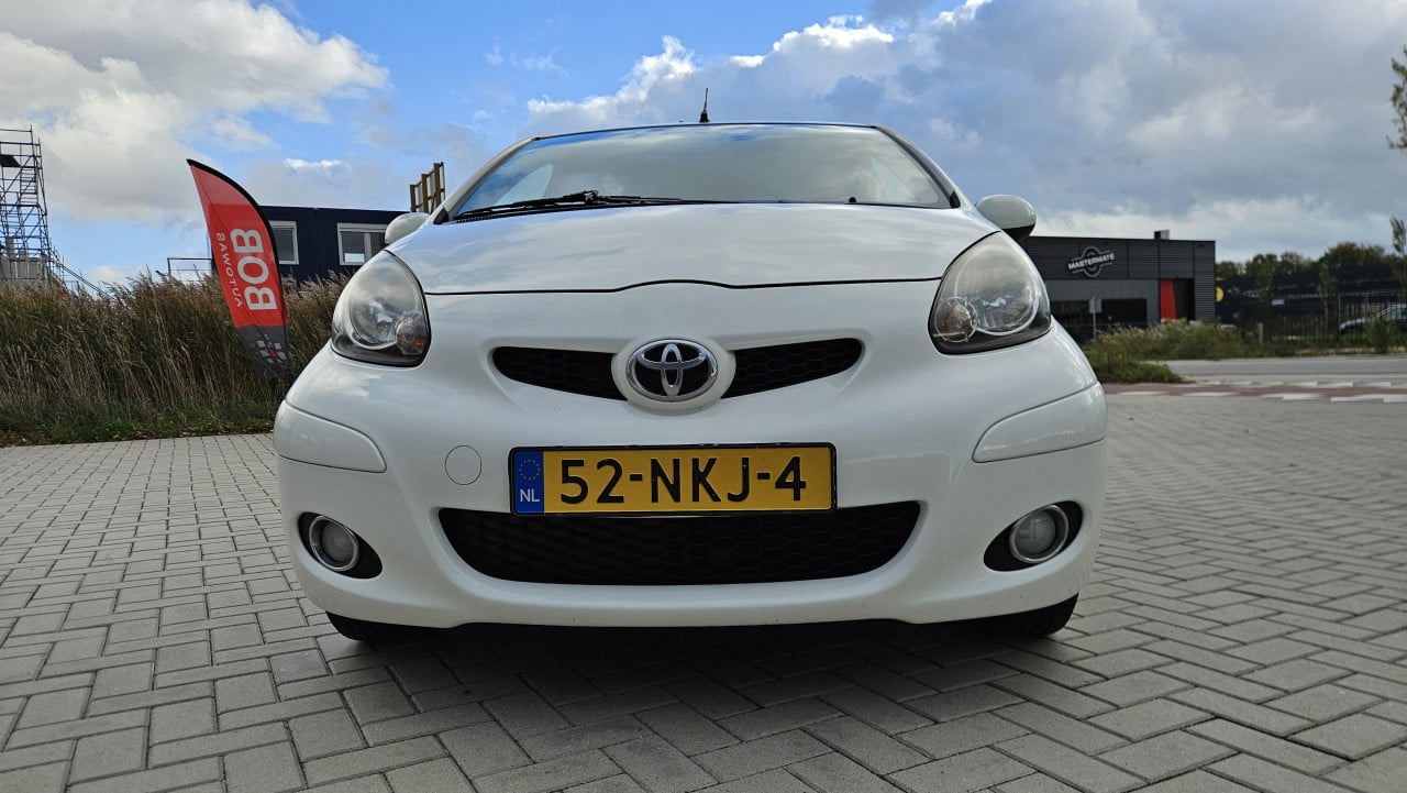 Zuinige TOYOTA AYGO 5drs AIRCO Bj. 11-2010 / NL AUTO  / 1:23 !