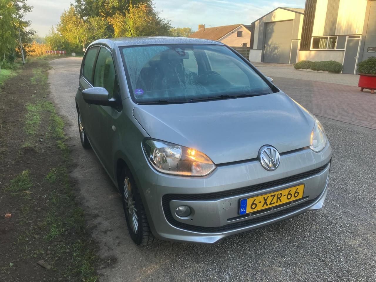 Volkswagen Up! 1.0 High Up!