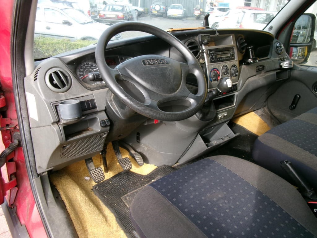Iveco Daily (auto 02) 35c13 3-zits bakwagen + laadklep