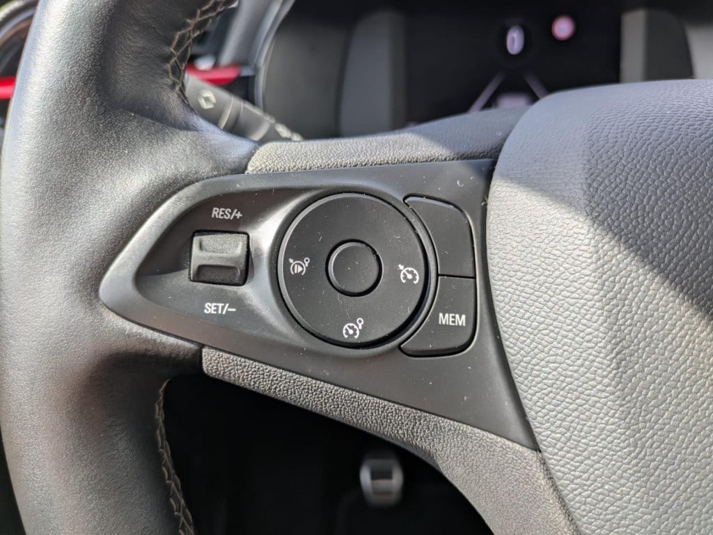 Opel Corsa 1.2 gs line | navigatie | cruise control | carplay | camera | la