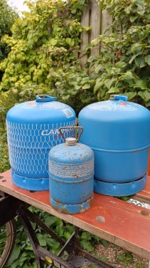 Campinggaz  butaaangas , de blauwe gasfles met schroefaansluiting