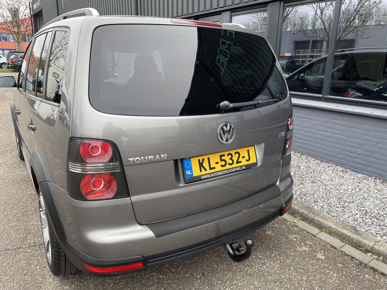 VOLKSWAGEN TOURAN 1.4 CROSS AUTOMAAT